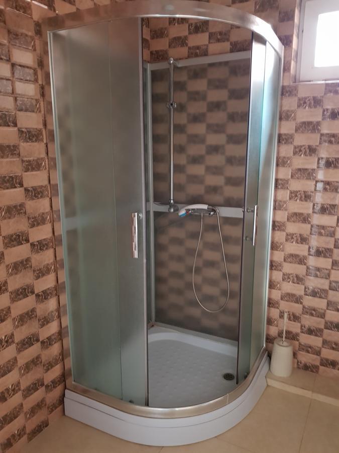 Mini Hotel Leila Алма Ата Екстериор снимка