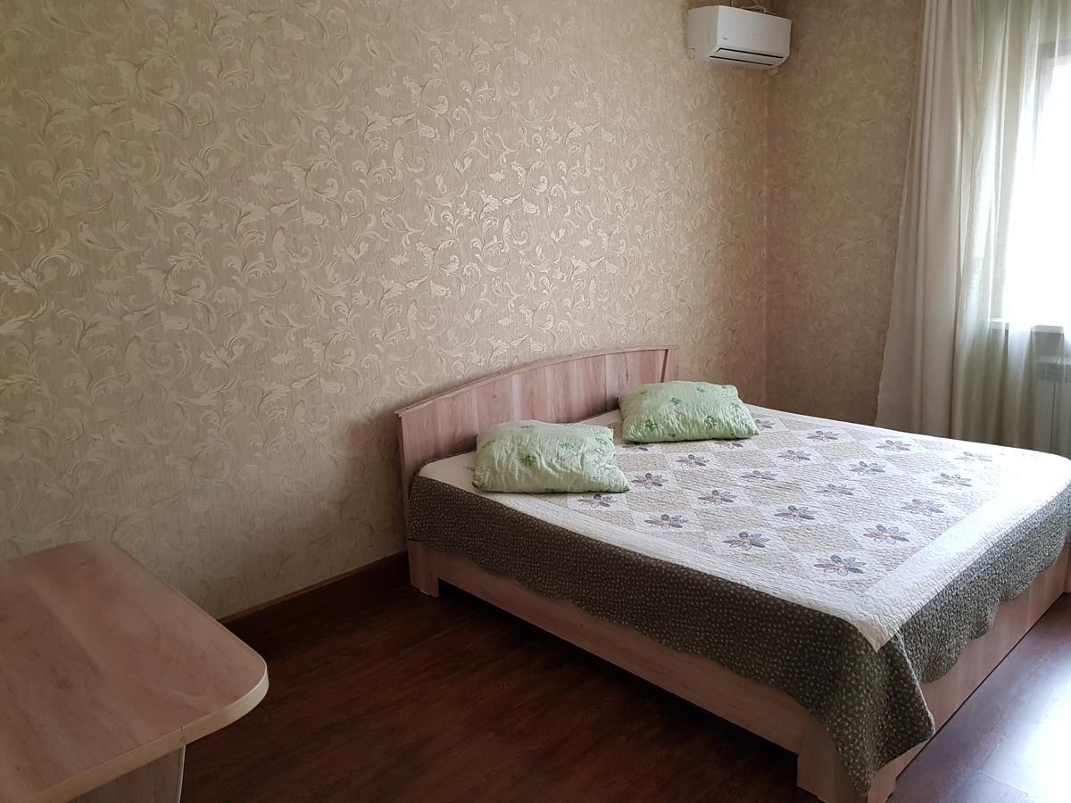 Mini Hotel Leila Алма Ата Екстериор снимка