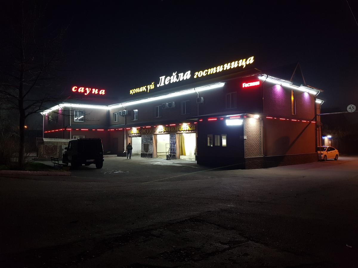 Mini Hotel Leila Алма Ата Екстериор снимка
